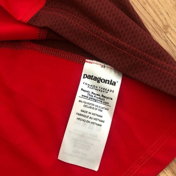 PATAGONIA Womens RED COLORBLOCK 1/2 ZIP LIGHTWEIGHT PULLOVER - Picture 9 of 10